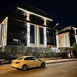 Διαμέρισμα Grand Diker Port