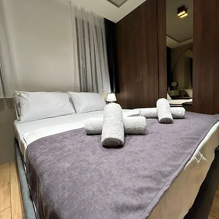 Grand Diker Port Apartament *