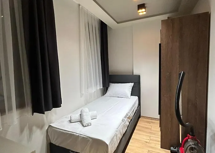 Grand Diker Port Apartment *