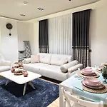 Grand Diker Port Apartamento